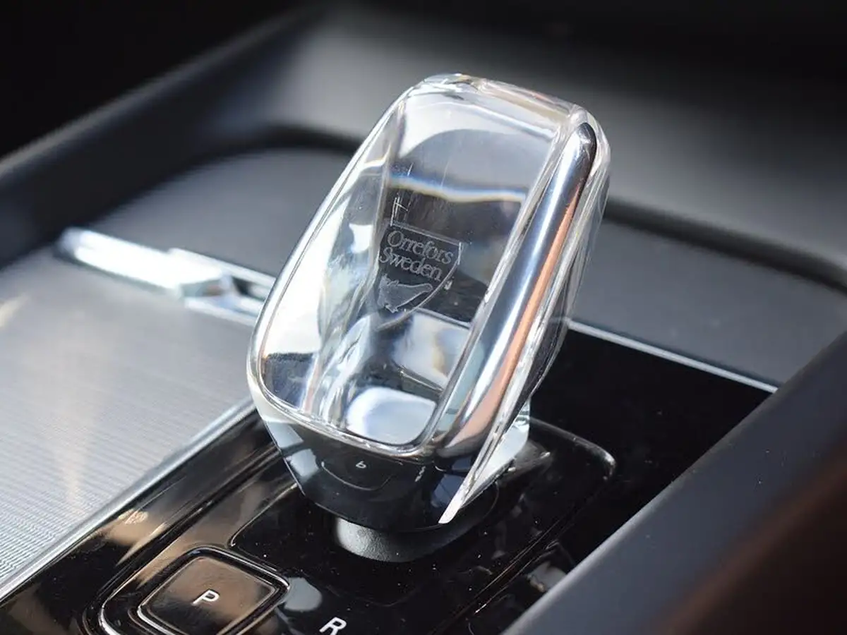 2022-volvo-xc60-20-b5-plus-big-27