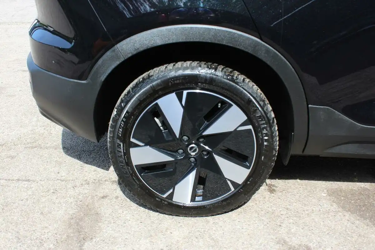 2023-volvo-xc40-e-twin-recharge-plus-big-17