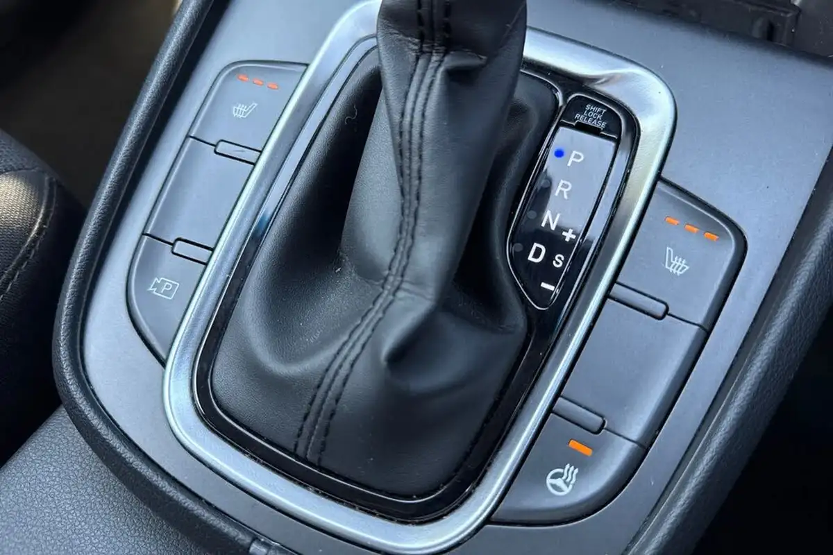 2022-hyundai-kona-16-gdi-premium-big-35