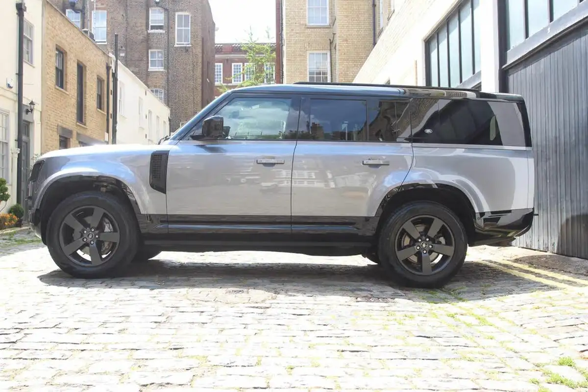 2022-land-rover-130-defender-30-p400-x-dynamic-hse-big-33