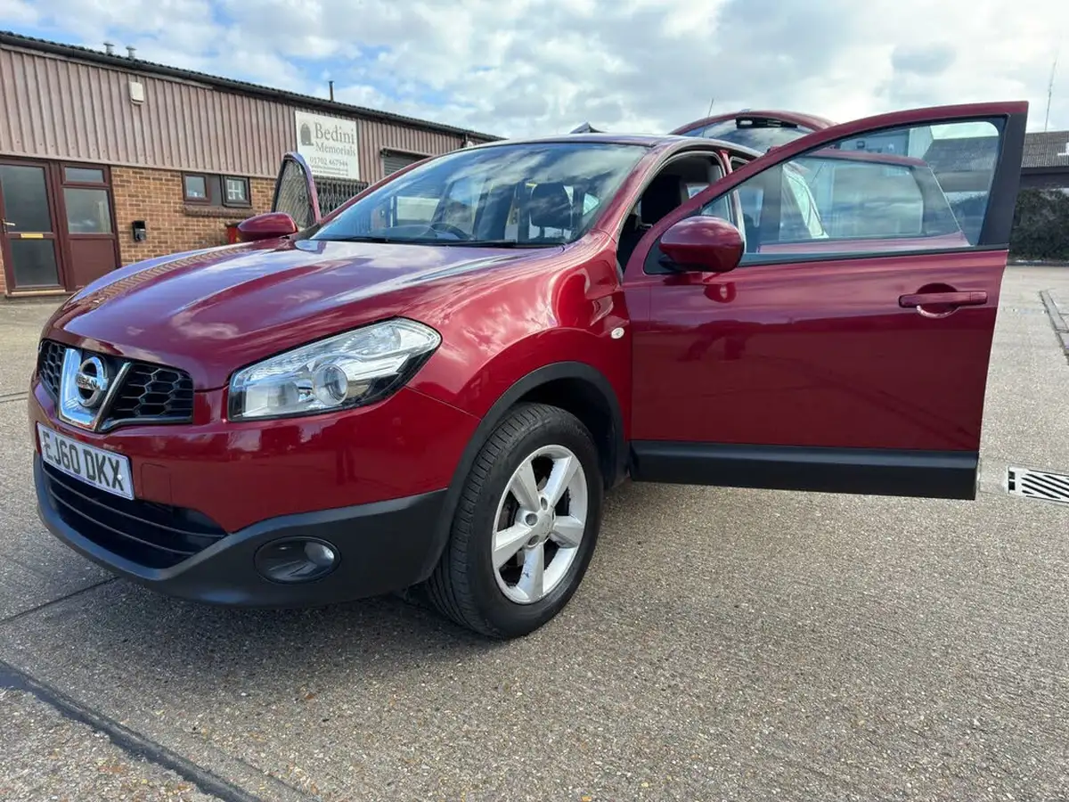 2010-nissan-qashqai-15td-acenta-big-57