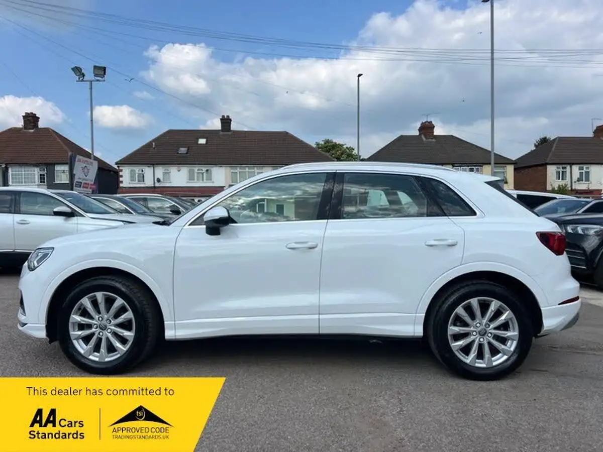 2020-audi-q3-15-35-tfsi-sport-cod-station-wagon-1498cc-big-5
