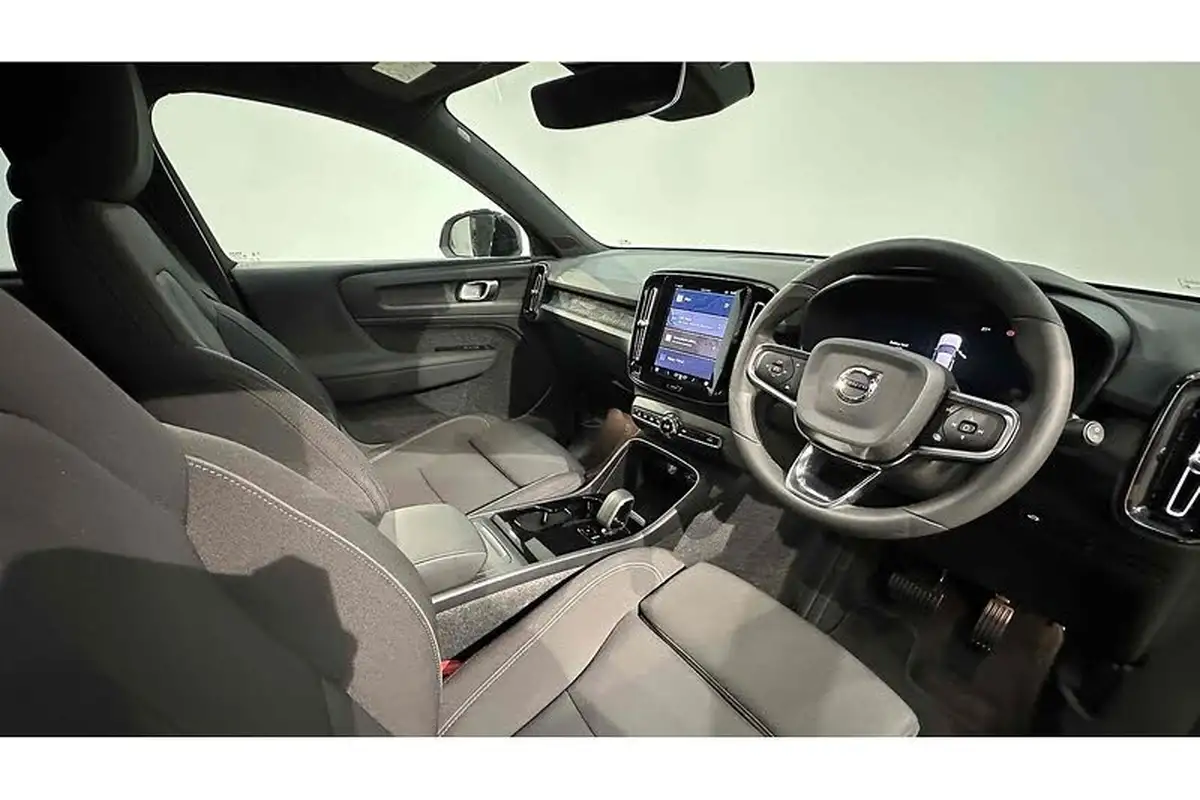 2023-volvo-xc40-e-twin-recharge-core-big-24