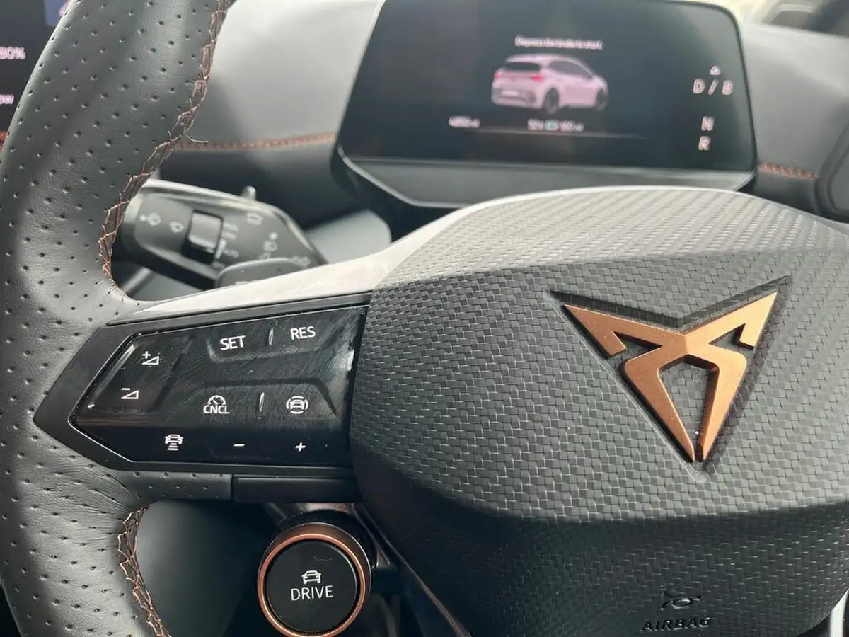 2025-cupra-born-e-vz-big-16