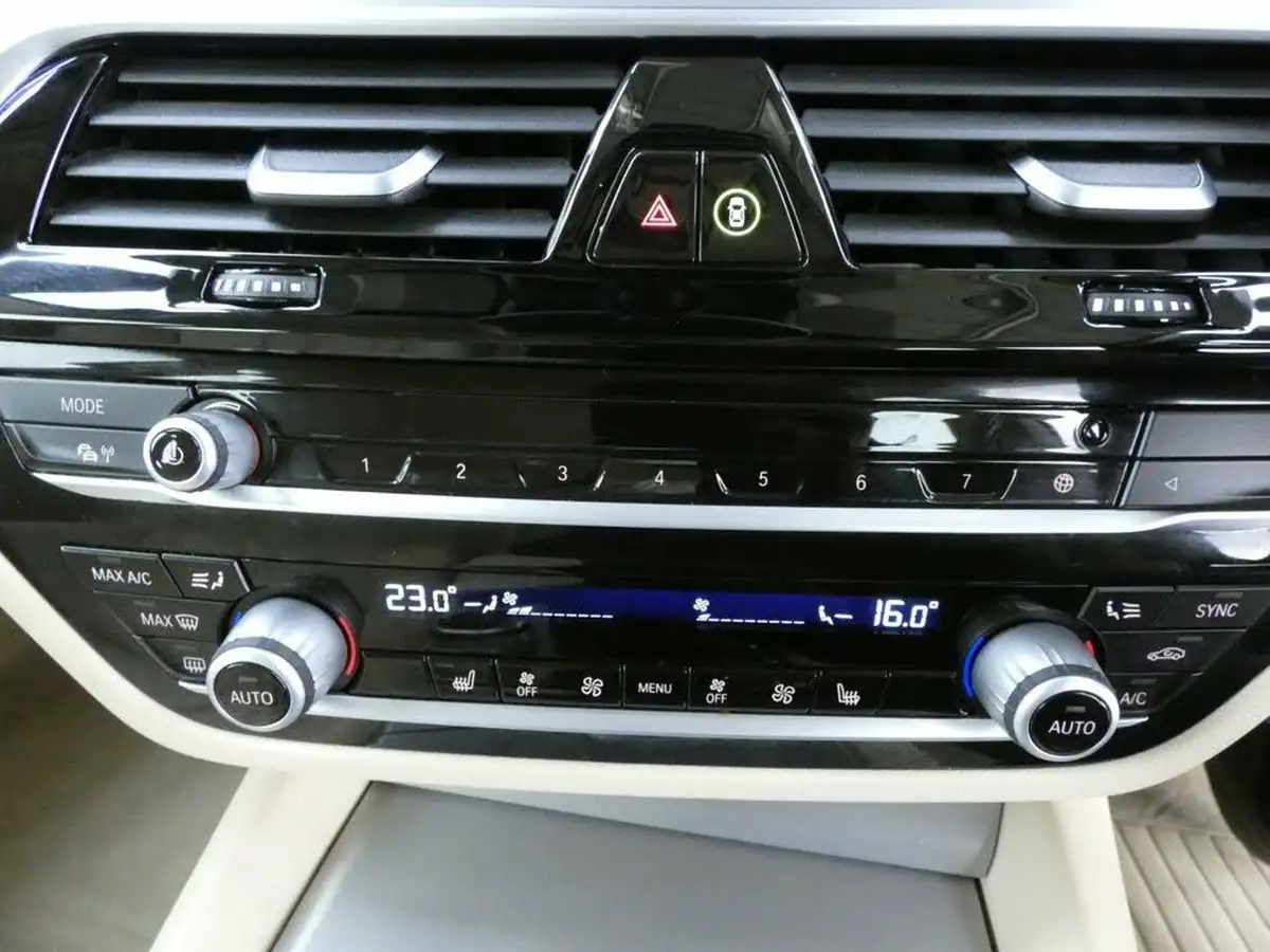 2020-bmw-5-series-big-13