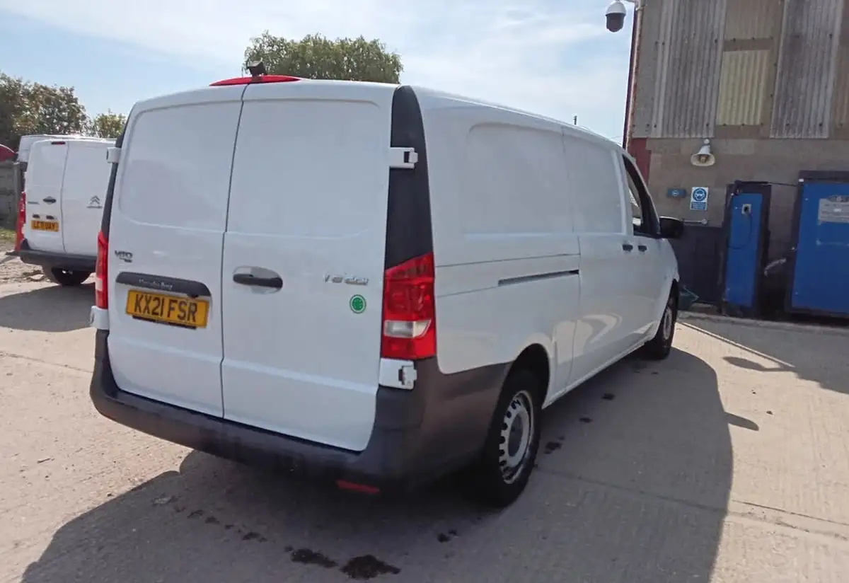 2021-mercedes-benz-vito-20cdi-116-progressive-l3-160bhpeu6dt-panel-big-2