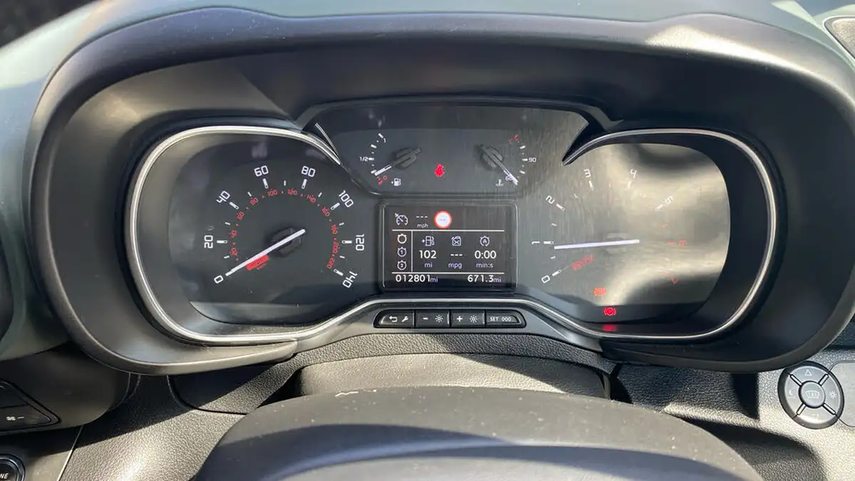 2020-citroen-berlingo-15bluehdi-flair-xtr-m-size-100ps-big-12