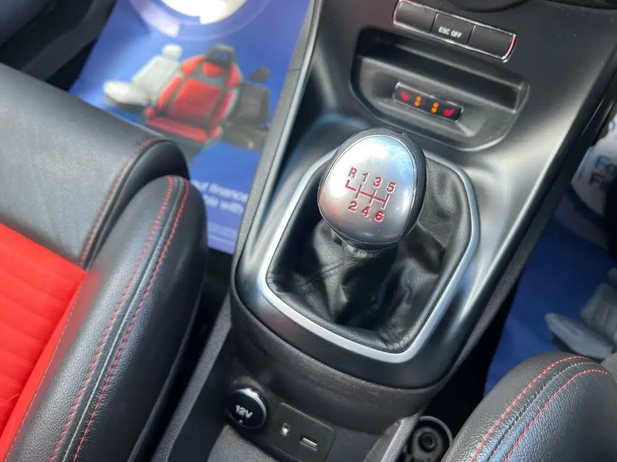 2014-ford-fiesta-16-st-3-big-27