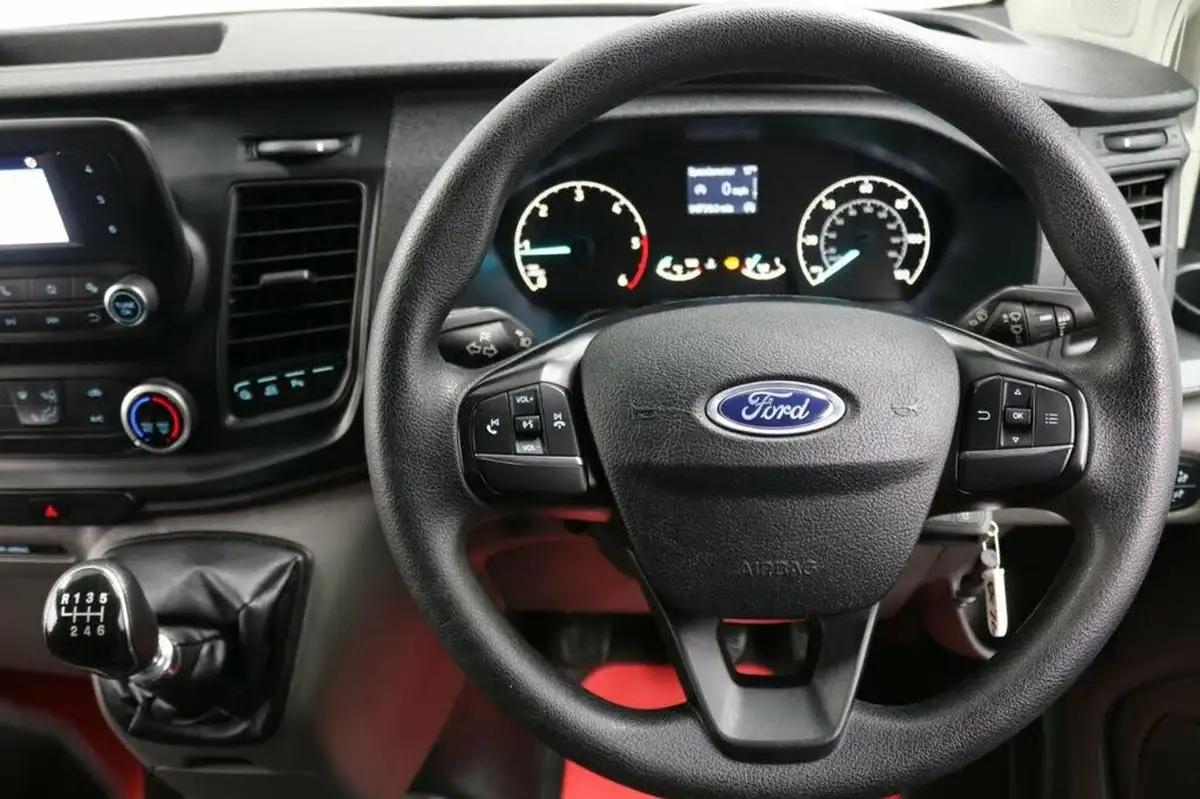 2020-ford-transit-custom-20tdci-280-l1h1-leader-105pseu6dt-panel-van-big-29