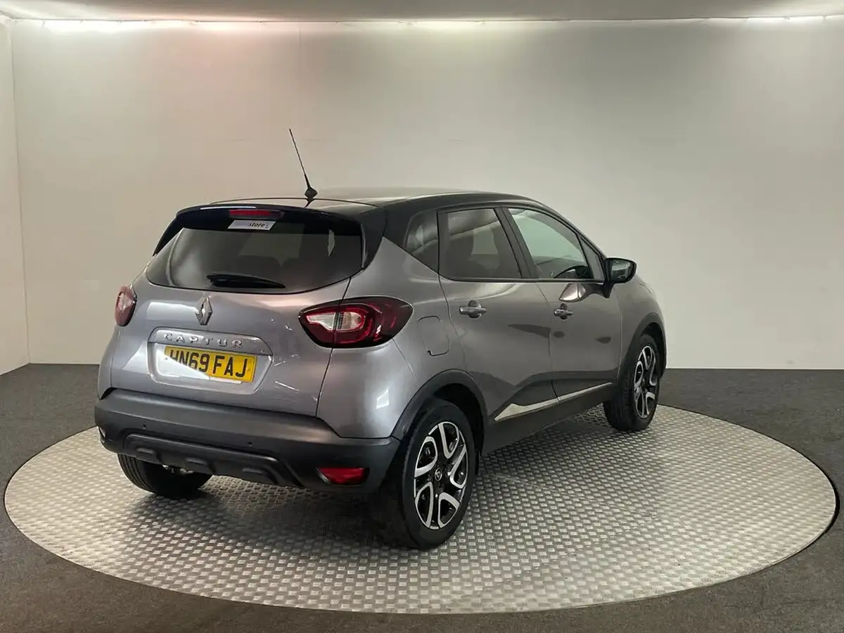 2019-renault-captur-09-tce-iconic-big-3