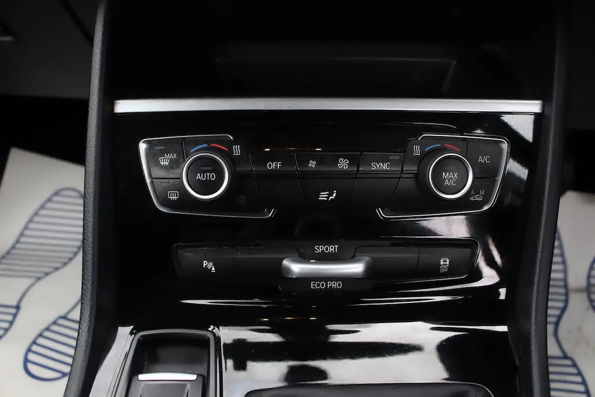 2016-bmw-2-series-15-218i-se-active-tourer-5d-big-28