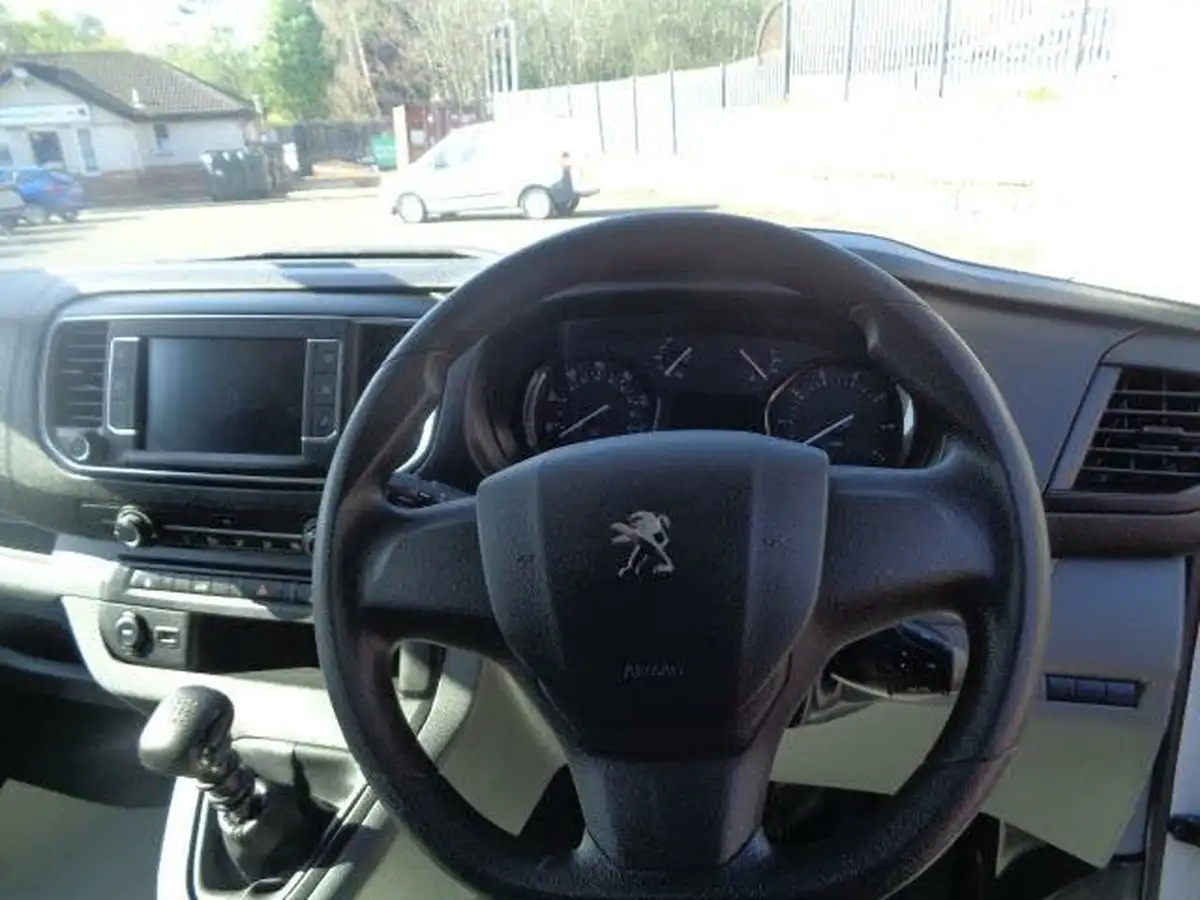 2020-peugeot-expert-15-bluehdi-compact-120bhp-big-15
