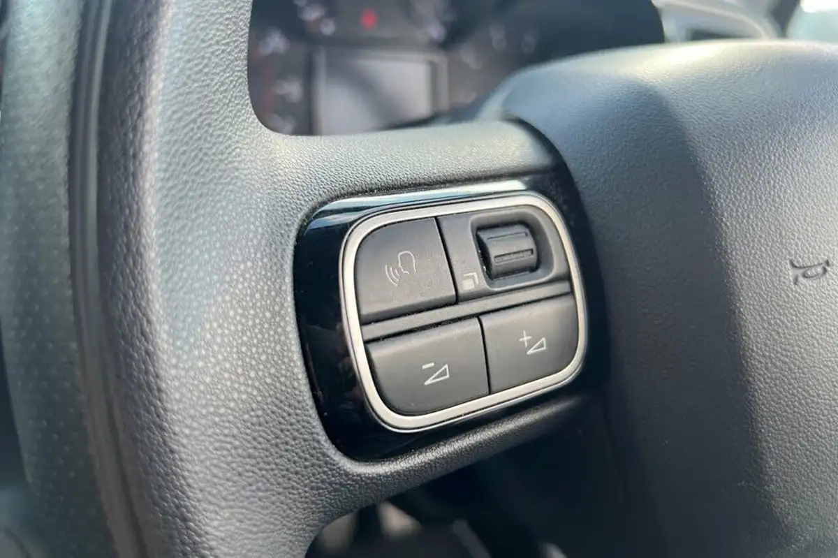 2018-citroen-c3-12-puretech-feel-82ps-big-15