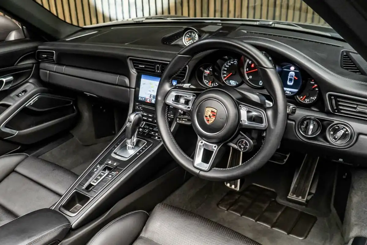 2017-porsche-911-38-turbo-s-cabriolet-big-22