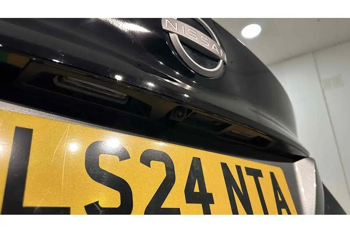 2024-nissan-leaf-e-tekna-39kwh-big-12
