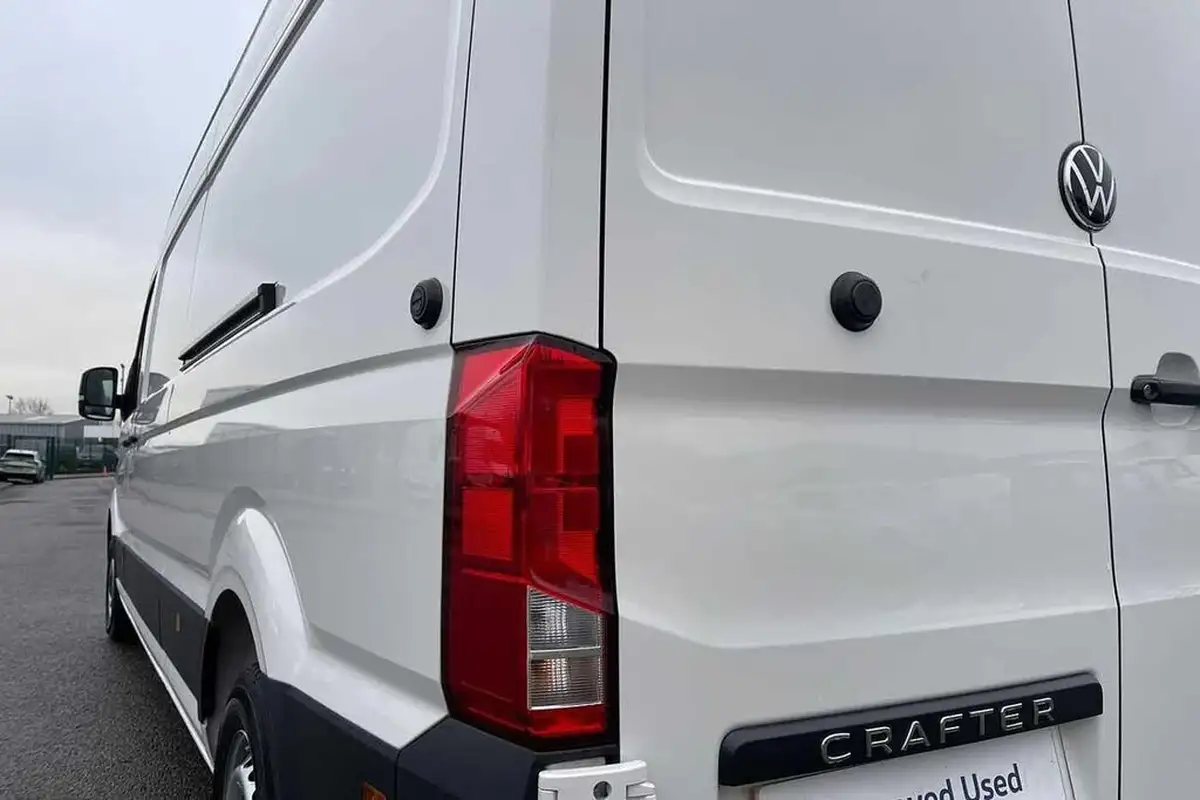 2024-volkswagen-crafter-20tdi-cr35-lwb-commerce-plus-140pseu6d-big-15