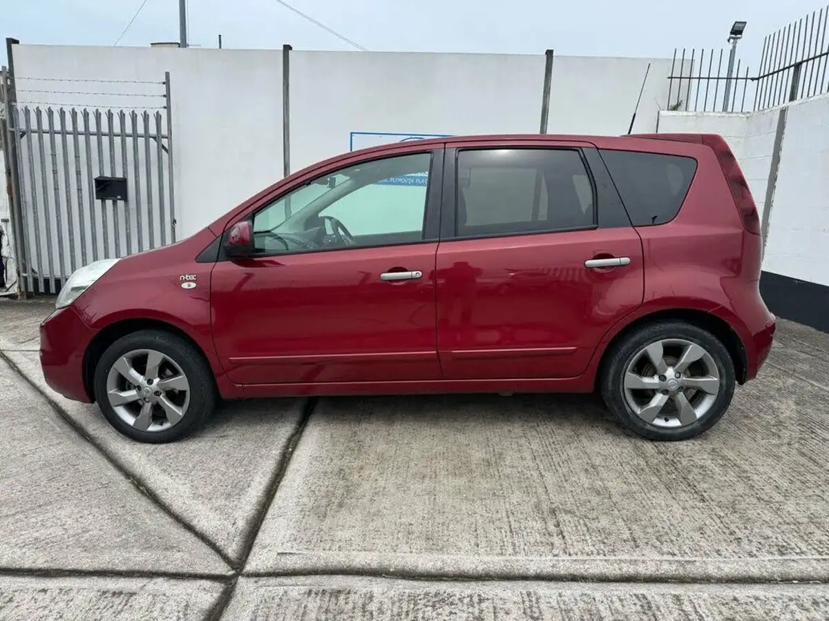 2011-nissan-note-14-n-tec-big-1