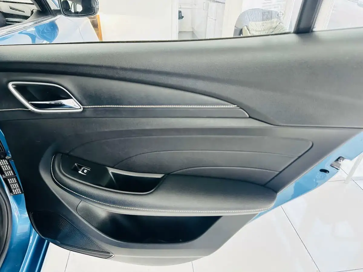 2022-mg-mg5-e-exclusive-ev-long-range-big-28
