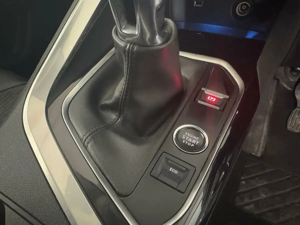 2021-peugeot-5008-suv-12-puretech-allure-big-26