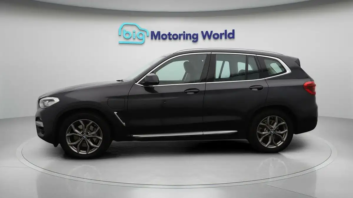 2021-bmw-x3-20-xdrive-30e-xline-big-4