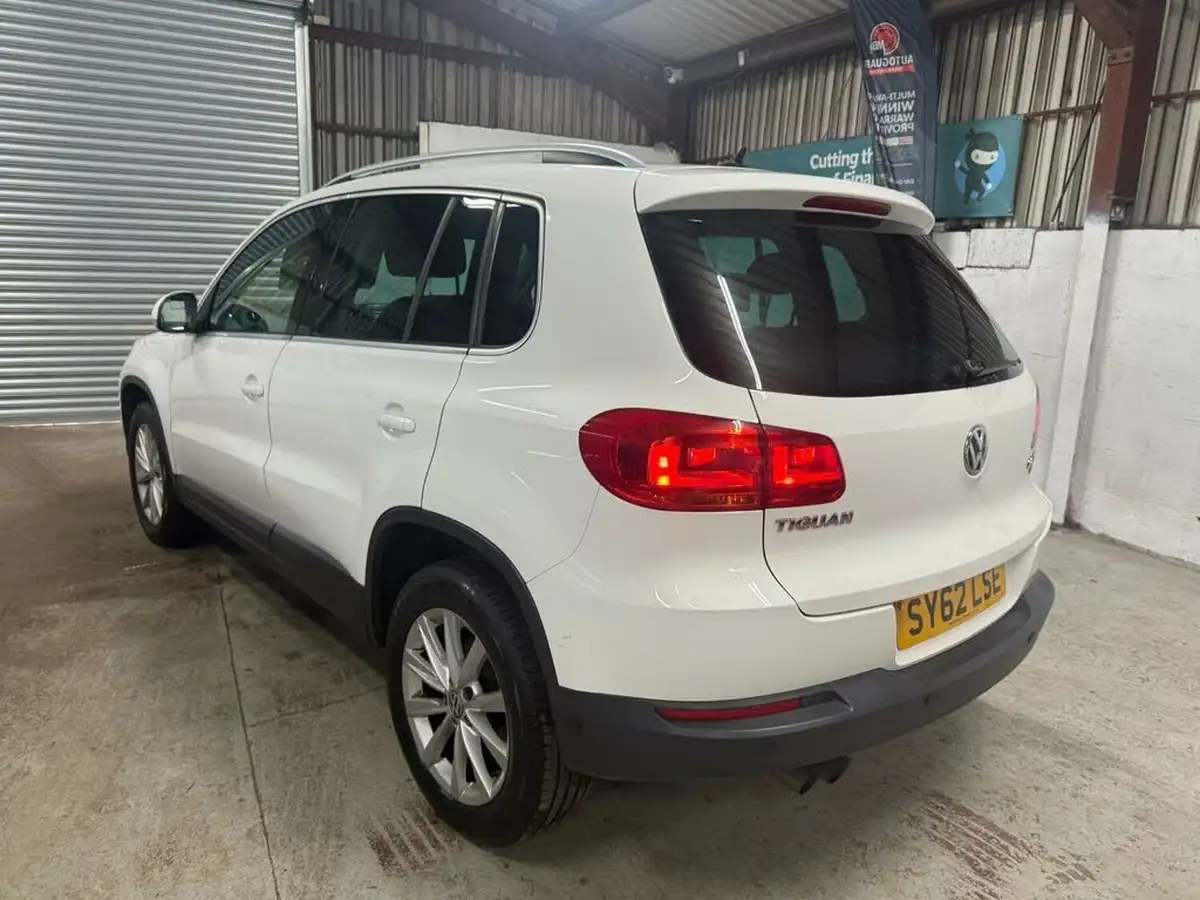 2012-volkswagen-tiguan-20td-se-140ps-4wd-big-9