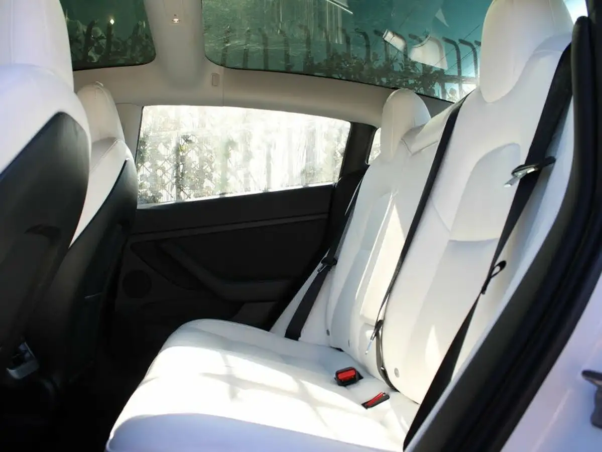 2021-tesla-model-3-e-long-range-4x4-big-10