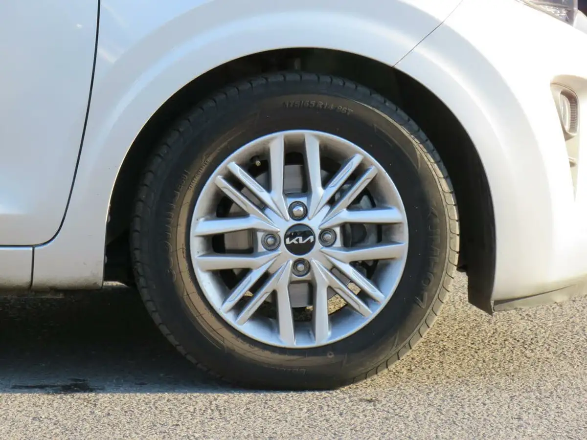 2023-kia-picanto-10-2-auto-seq-big-5