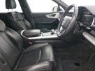2020-audi-q7-30-55-tfsi-e-s-line-small-10