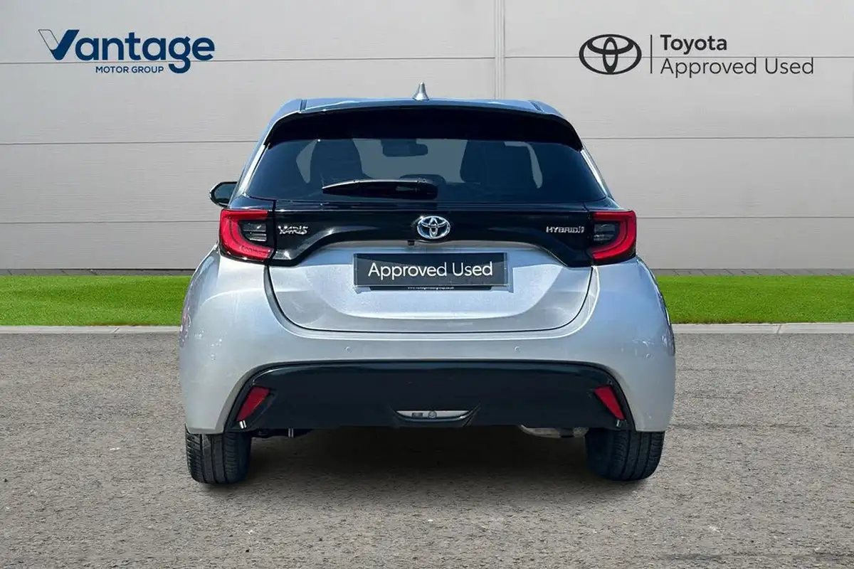 2023-toyota-yaris-15-vvt-i-excel-big-3