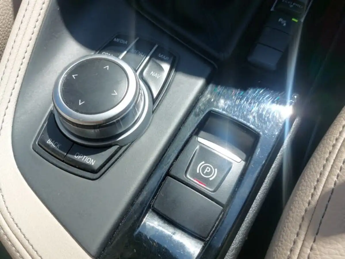 2021-bmw-x1-20-sdrive20i-xline-big-15