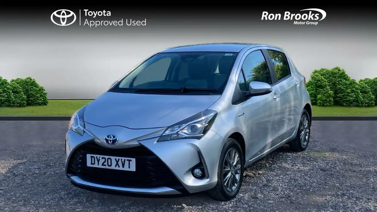 2020-toyota-yaris-15-vvt-i-icon-98bhp-hybrid-1497cc-e-cvt-big-2