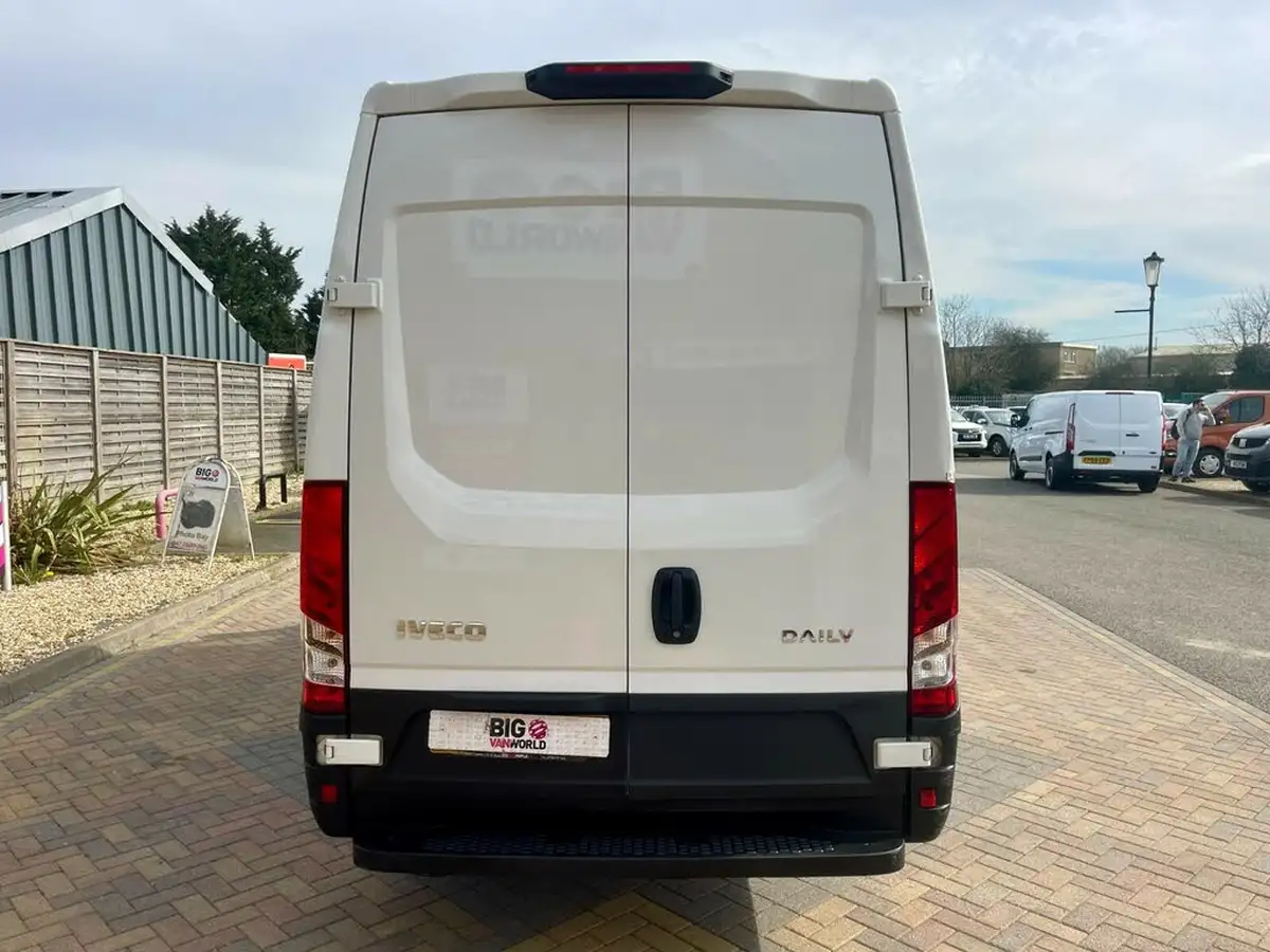 2022-iveco-daily-s-class-23td-35s14v-business-3520mm-h2-136pseu6dt-big-5