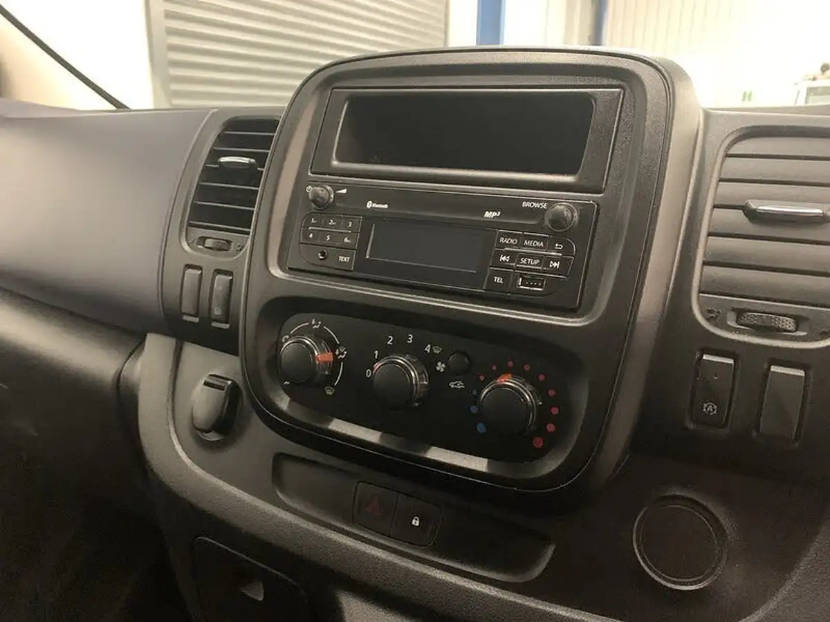 2016-vauxhall-vivaro-16cdti-2900-ecoflex-l1h1-90ps-panel-van-big-13