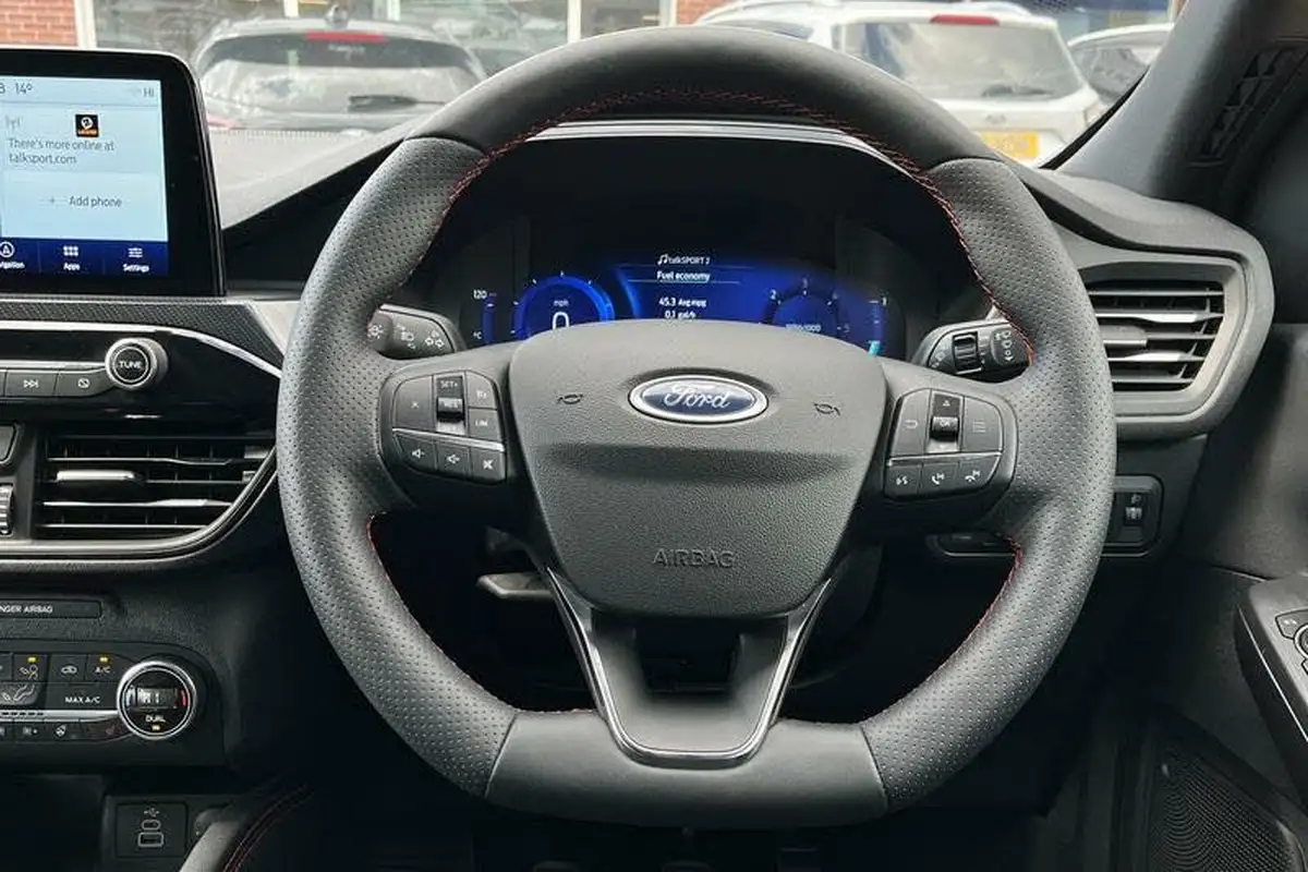 2023-ford-kuga-big-11