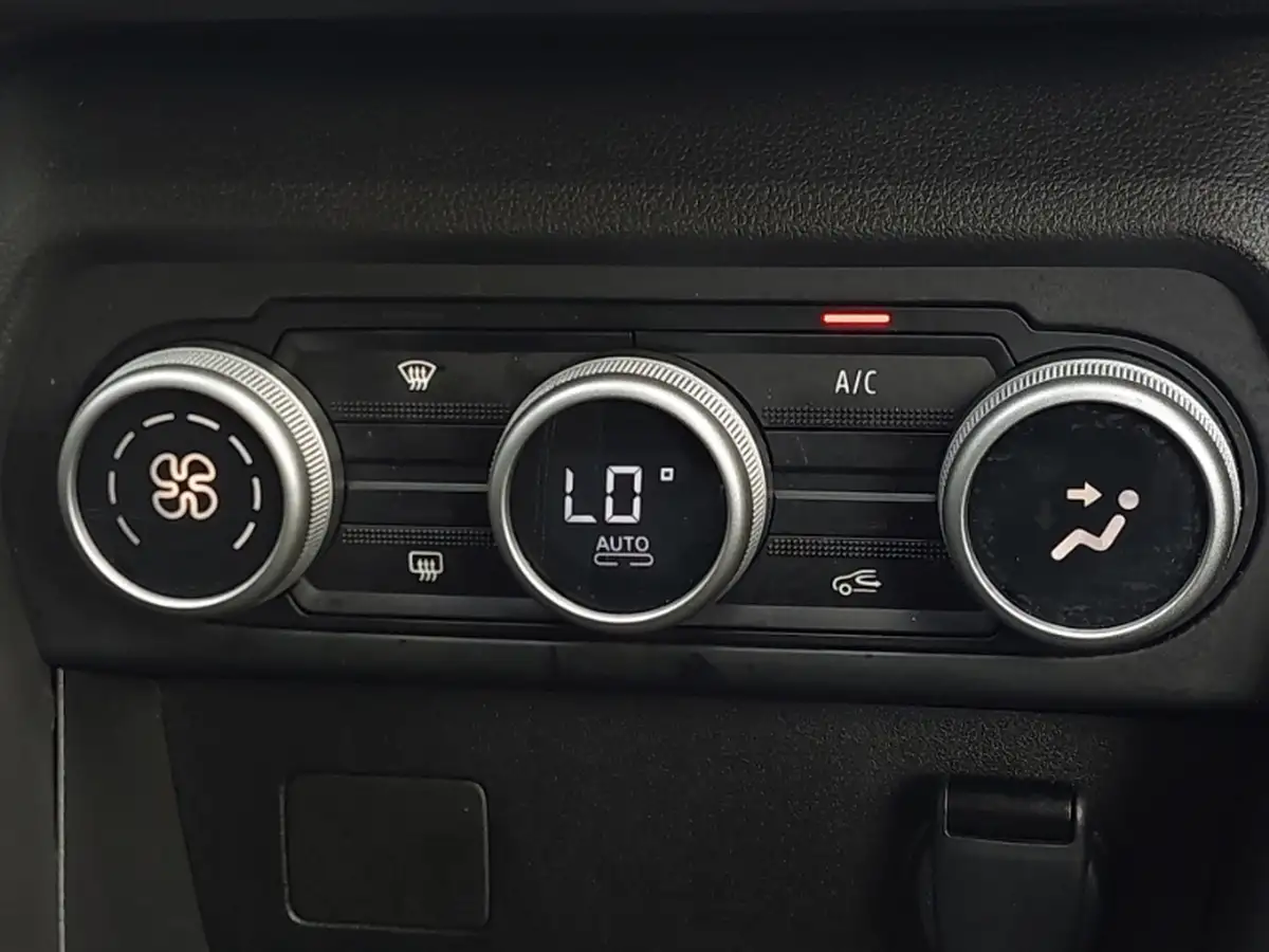 2021-renault-captur-10-tce-iconic-90ps-big-15