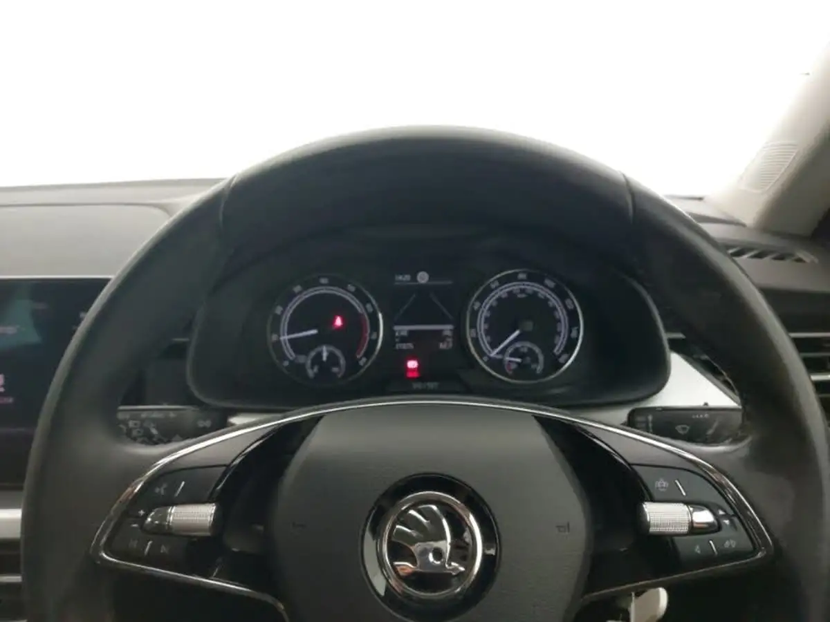 2023-skoda-kamiq-10-tsi-se-drive-95ps-big-18