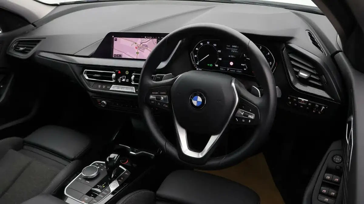 2021-bmw-1-series-20td-120d-xdrive-sport-lcp-big-8