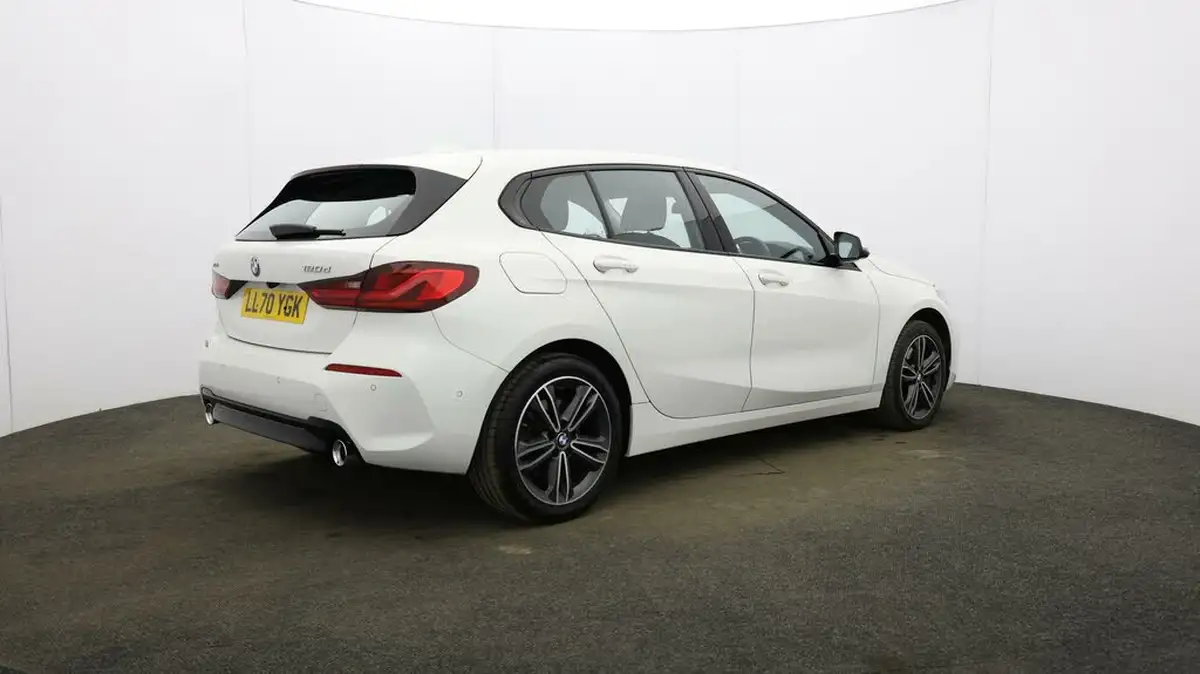 2021-bmw-1-series-20td-120d-xdrive-sport-lcp-big-56