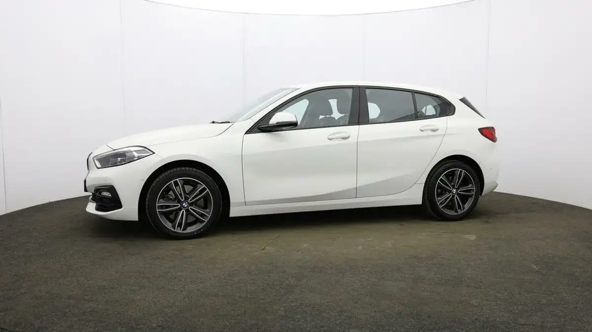 2021-bmw-1-series-20td-120d-xdrive-sport-lcp-big-32