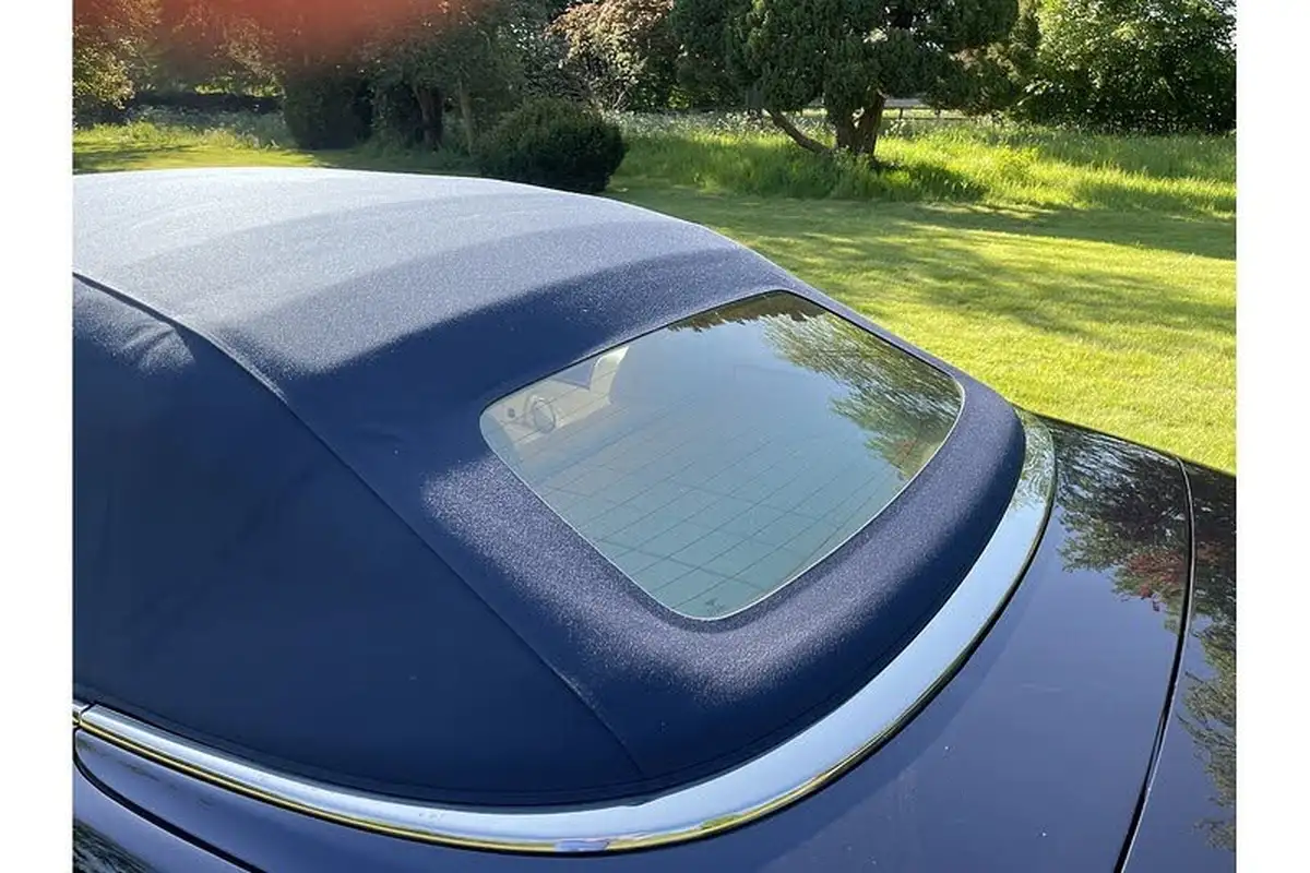 2006-bentley-azure-68-big-61