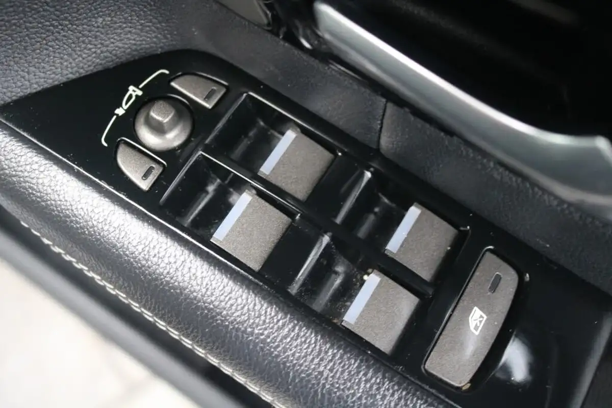2019-land-rover-range-rover-evoque-20td4-se-tech-auto-big-26