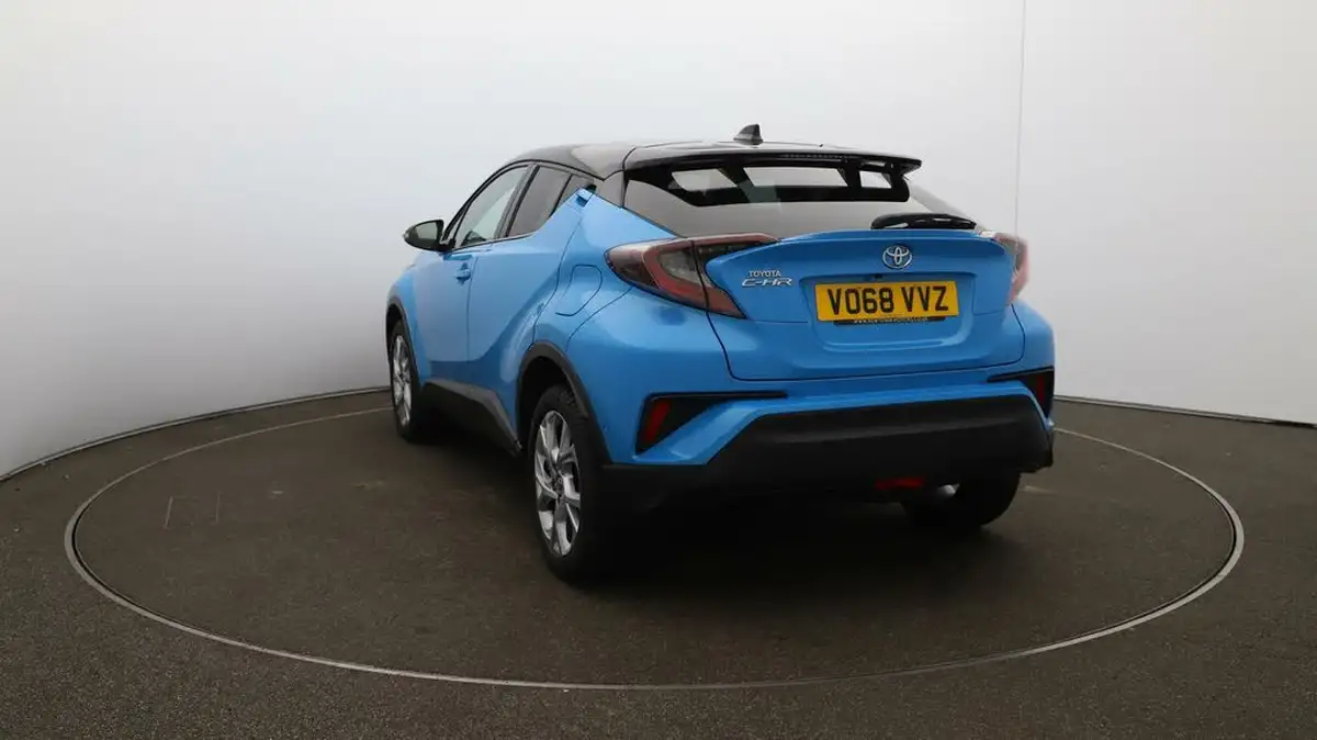 2018-toyota-c-hr-12-dynamic-big-53