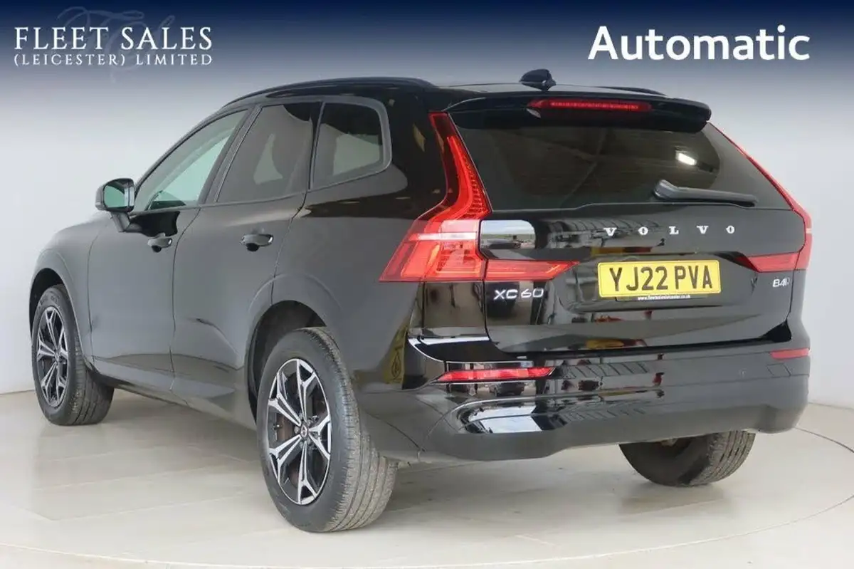 2021-volvo-xc60-20td-b4-momentum-awd-big-2