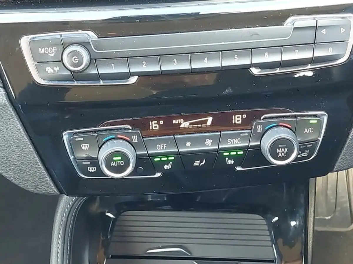 2022-bmw-x1-20-xdrive20i-xline-big-15