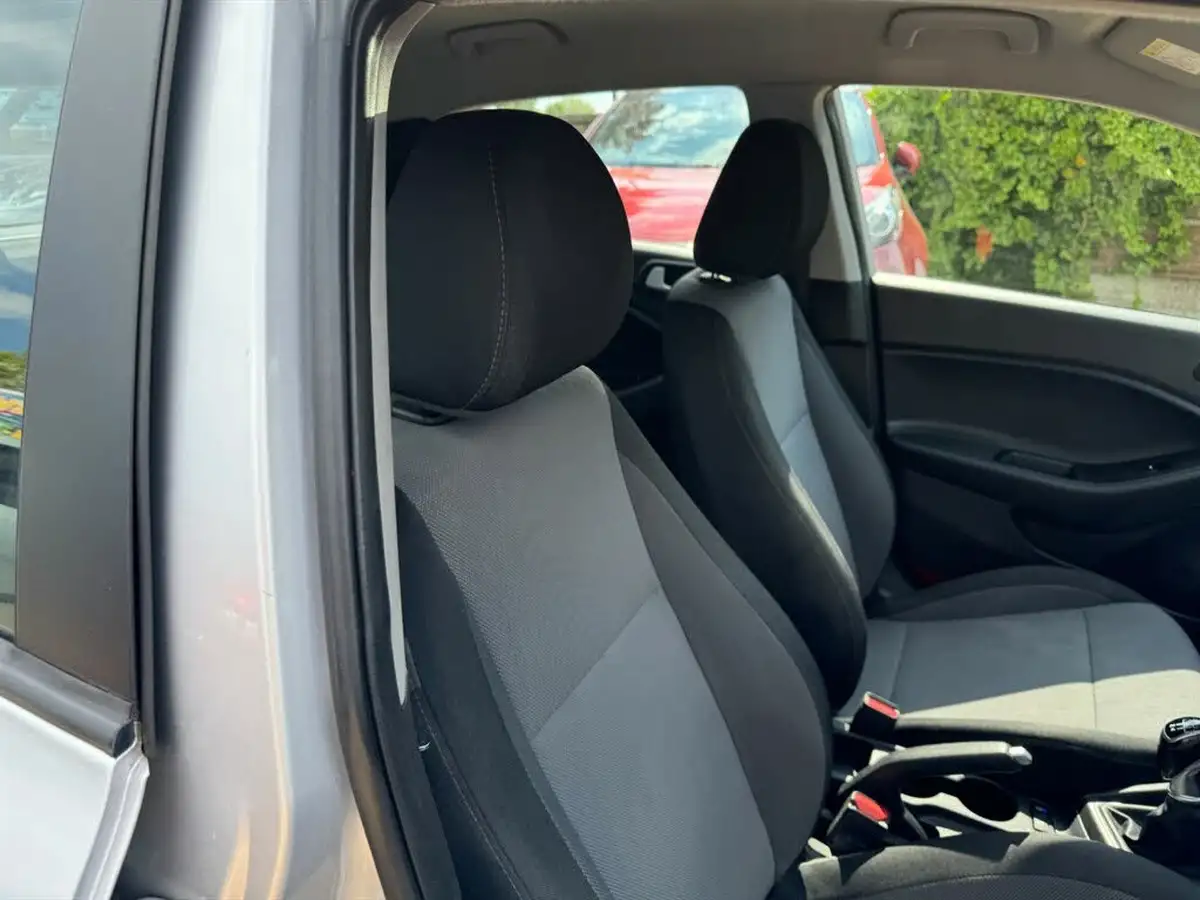2017-hyundai-i20-10-t-gdi-turbo-edition-big-19
