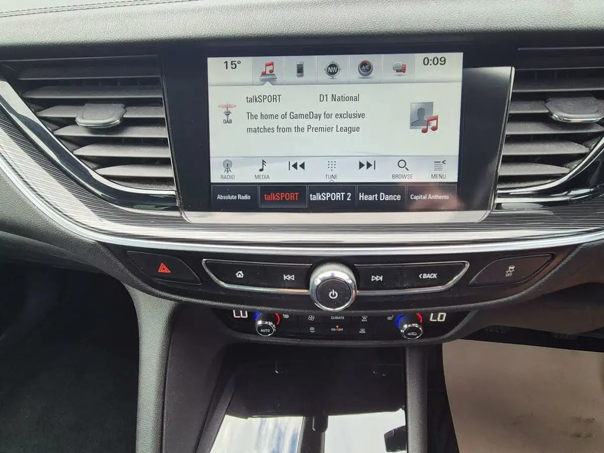 2018-vauxhall-insignia-grand-sport-16td-elite-nav-109ps-ecotec-big-14