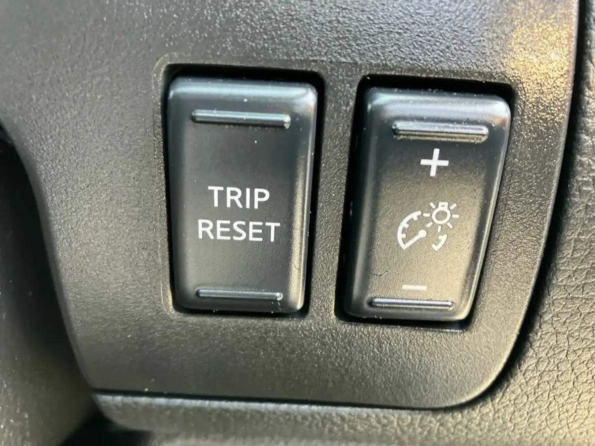 2021-nissan-navara-23dci-tt-n-guard-8-navileathersunroof-auto-big-21
