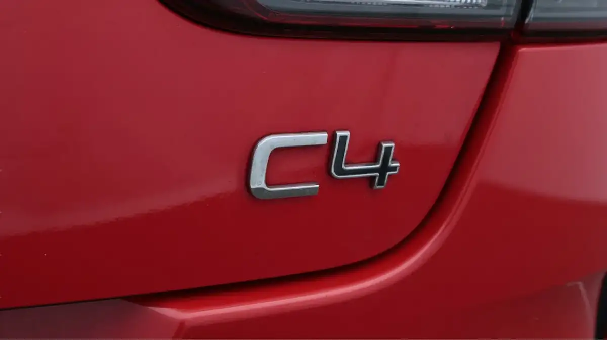 2019-citroen-c4-cactus-15bluehdi-flair-120ps-eat6-big-21