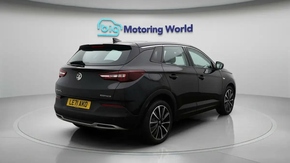 2021-vauxhall-grandland-x-15td-elite-nav-big-7