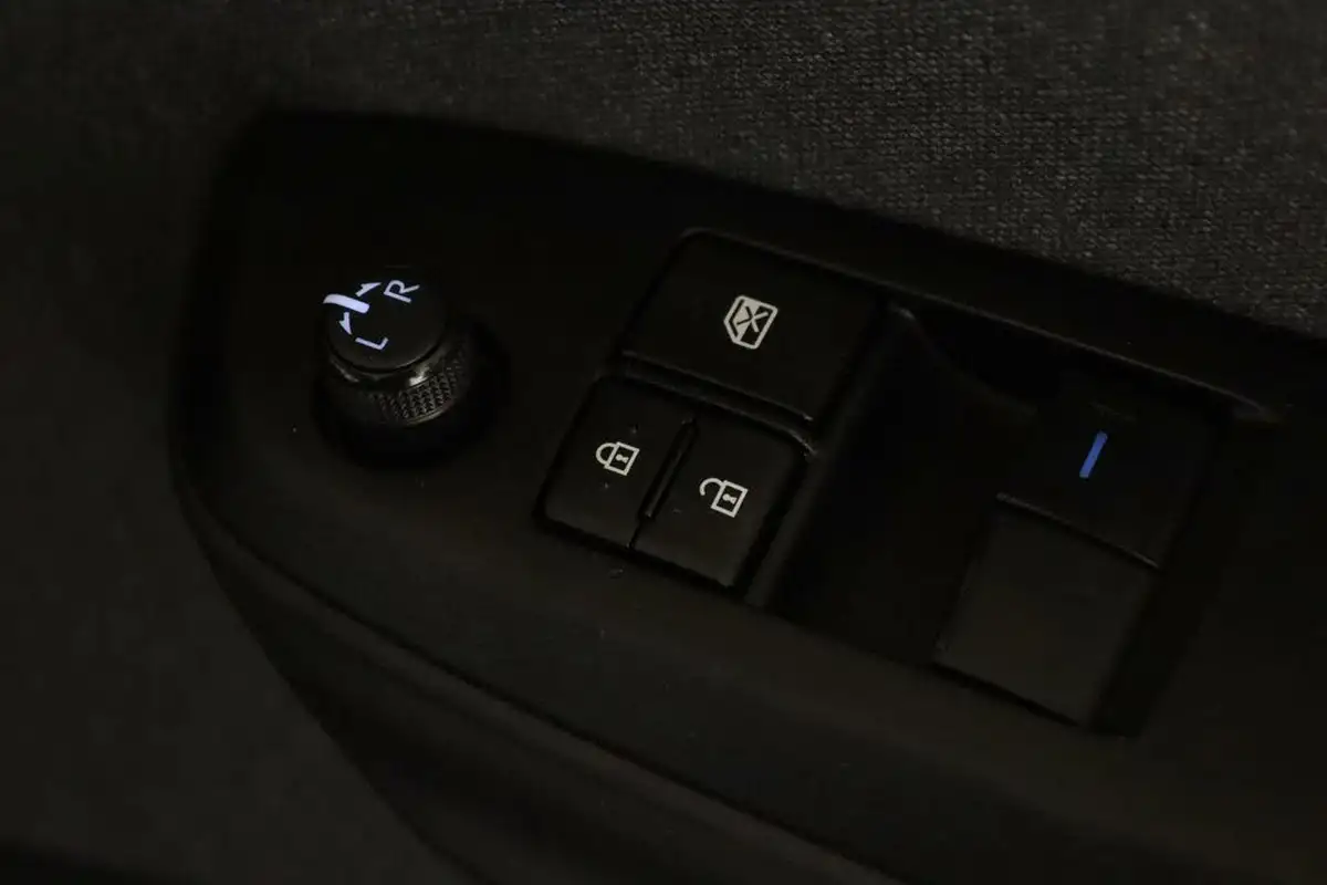 2022-toyota-yaris-15-vvt-i-icon-big-16